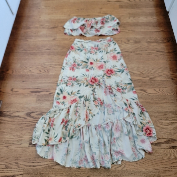 American Eagle Outfitters Dresses & Skirts - American Eagle Floral Maxi Skirt with Ruffle Hem & Matching Top